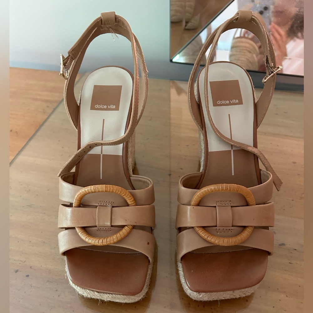 Dolce Vita Maze wedge sandal. Never worn. Size 7.5 Great condition. $50